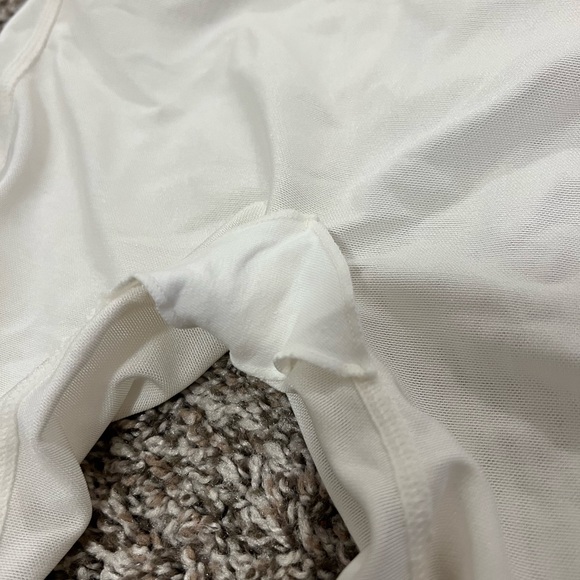 Skims - Picture 3 of 8